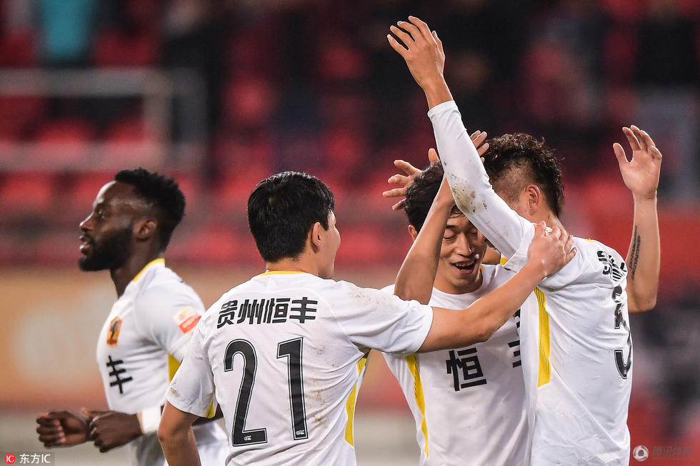  沙尔克04主场沦陷降级警报拉响  