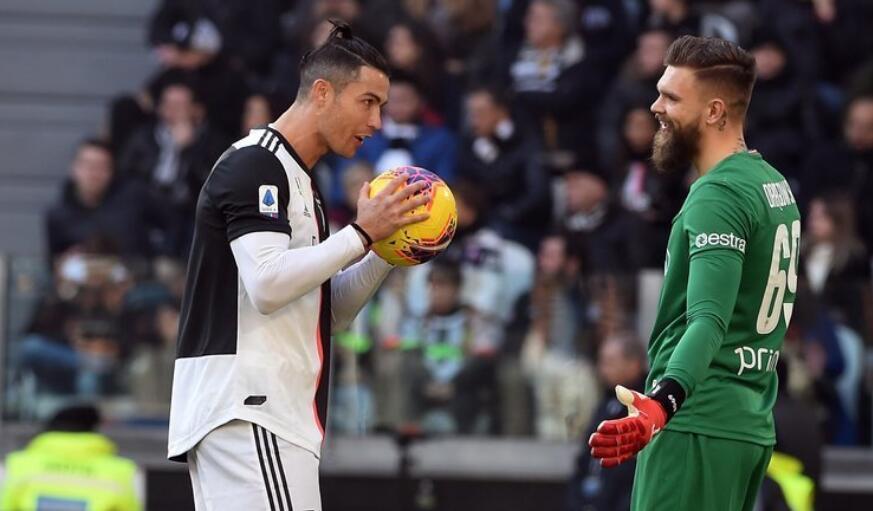  斯特拉斯堡锋线火热连场破门